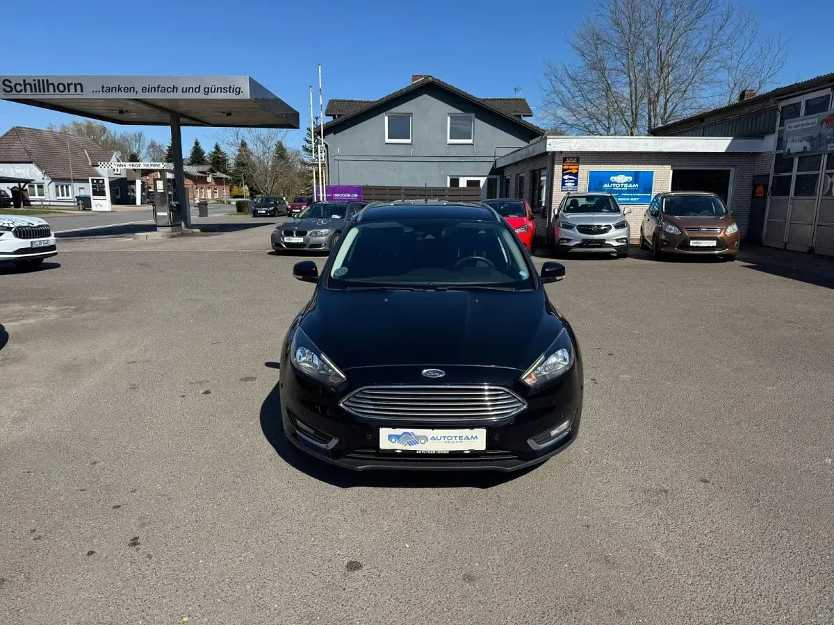 Używany Ford Focus Titanium 120 KM (88 kW) 2018 Czarny Kombi