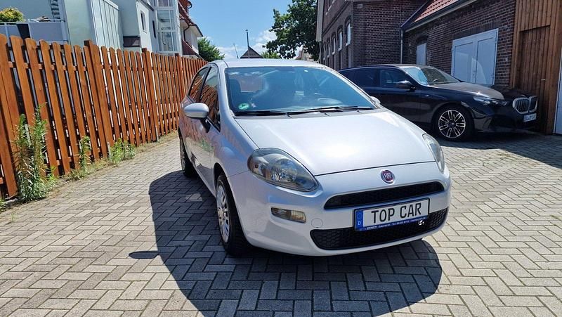 Weiß Gebraucht 2012 Fiat Punto Easy Kleinwagen | 4.999 € (Teuer) - Bild 1/4
