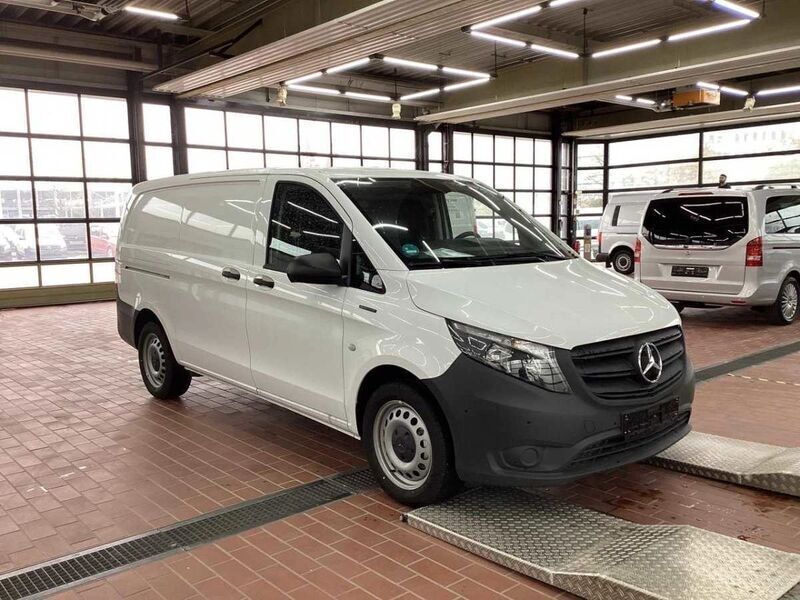 Gebraucht Mercedes e-Vito 84 kW (115 PS) 2023 Weiss Van / Kleinbus