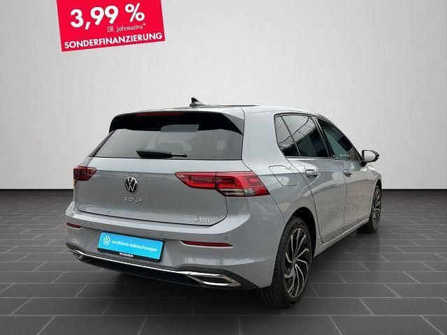 Gebraucht VW Golf VIII Move 150 PS (110 kW) 2023 Mondsteingrau Limousine