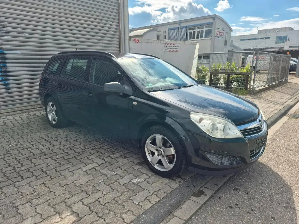 Gebraucht Opel Astra 105 PS (77 kW) 2007 Schwarz Kombi