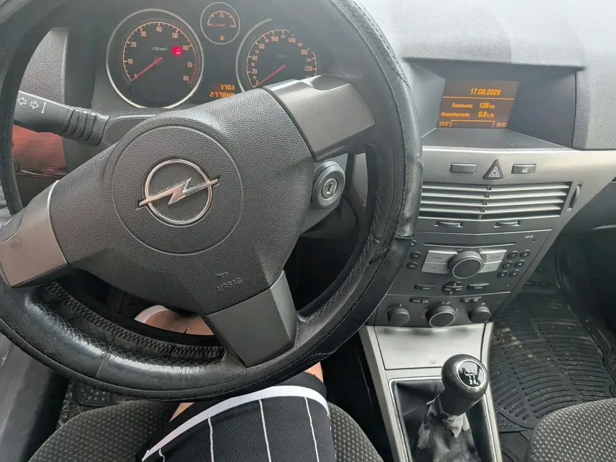 Gebraucht Opel Astra 105 PS (77 kW) 2004 Grau Kombi