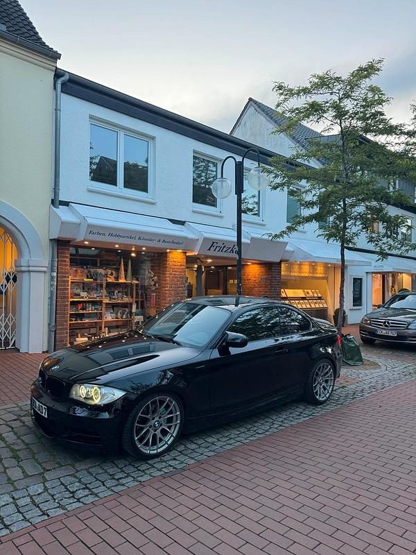 Schwarz Gebraucht 2010 BMW 118 Coupé M Performance Coupé | 9.000 € (Teuer) - Bild 1/4