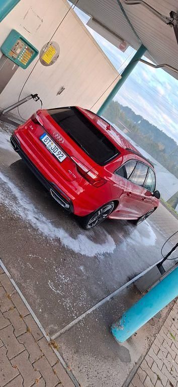 Gebraucht Audi A4 Ambiente 190 PS (139 kW) 2021 Rot Kombi