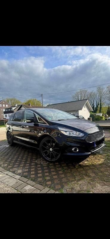 Gebraucht Ford S-MAX S 179 PS (131 kW) 2015 Schwarz Van / Kleinbus