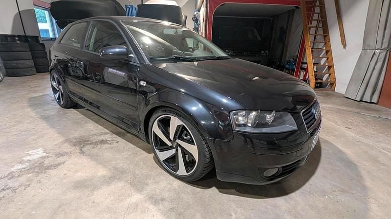 Schwarz Gebraucht 2004 Audi A3 Premium Kleinwagen | 24.990 € - Bild 1/4
