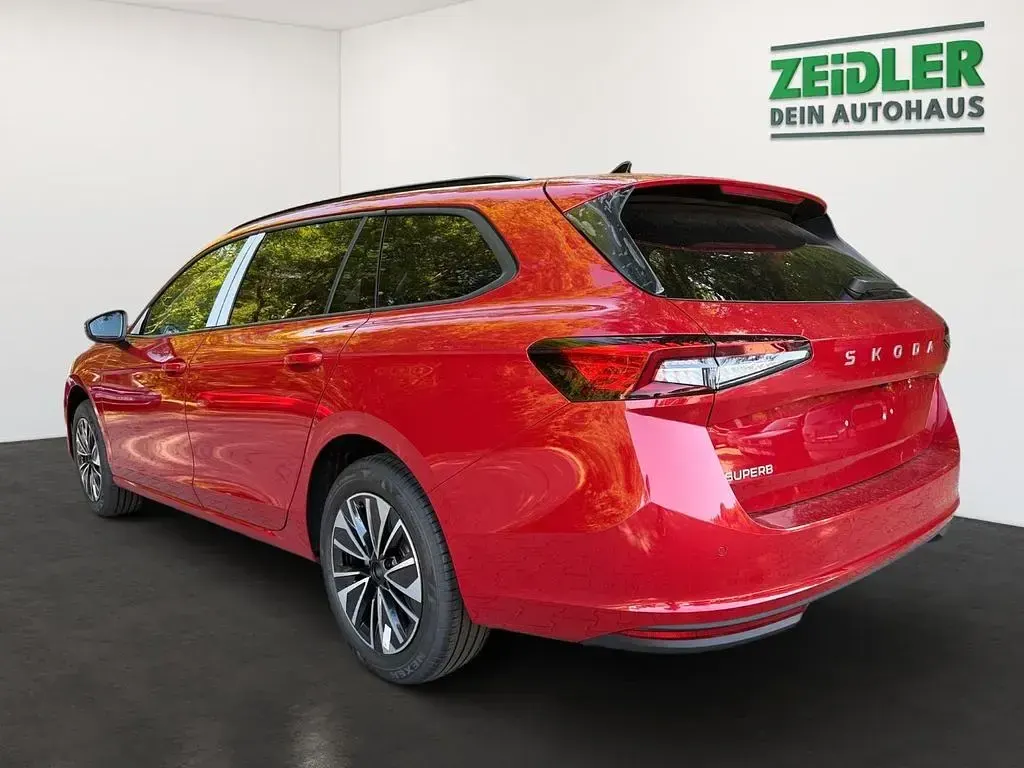 Neu Skoda Superb Essence 150 PS (110 kW) 2026 Karminrot Kombi