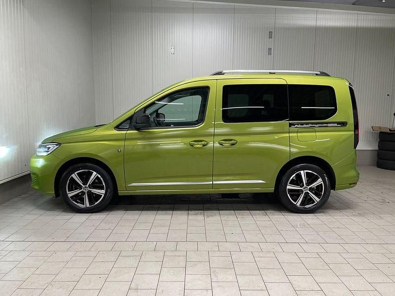 Gebraucht VW Caddy Style 114 PS (83 kW) 2023 Grün Van / Kleinbus