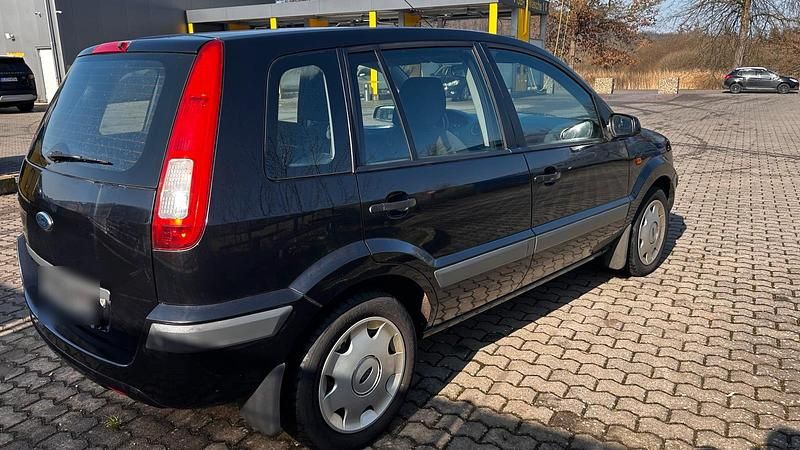 Gebraucht Ford Fusion 105 PS (77 kW) 2010 Blau Kleinwagen