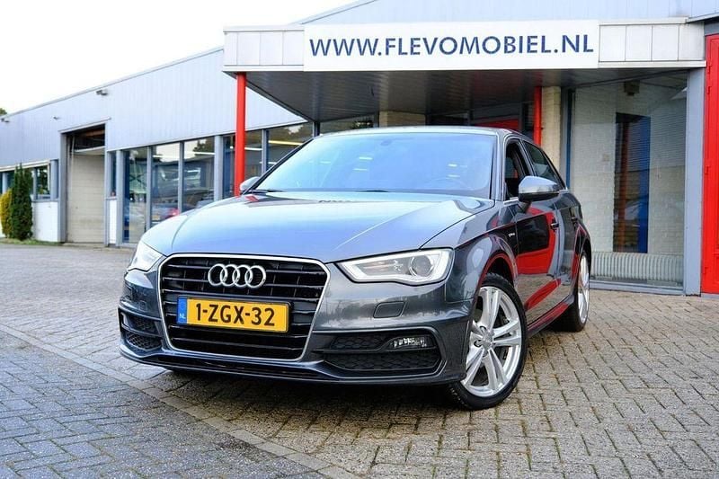 Grau Gebraucht 2014 Audi A3 Sportback g-tron Ambition Limousine | 11.950 € (Fairer Preis) - Bild 1/4