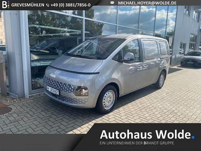 Silber Gebraucht 2024 Hyundai Staria Trend Van / Kleinbus | 33.990 € - Bild 1/4