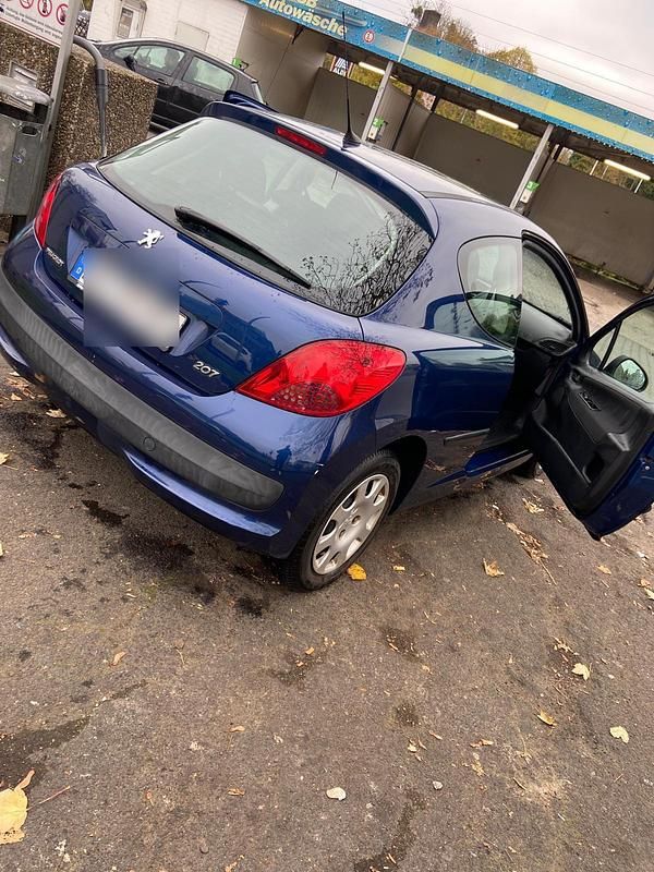 Gebraucht Peugeot 207 74 PS (54 kW) 2008 Blau Kleinwagen