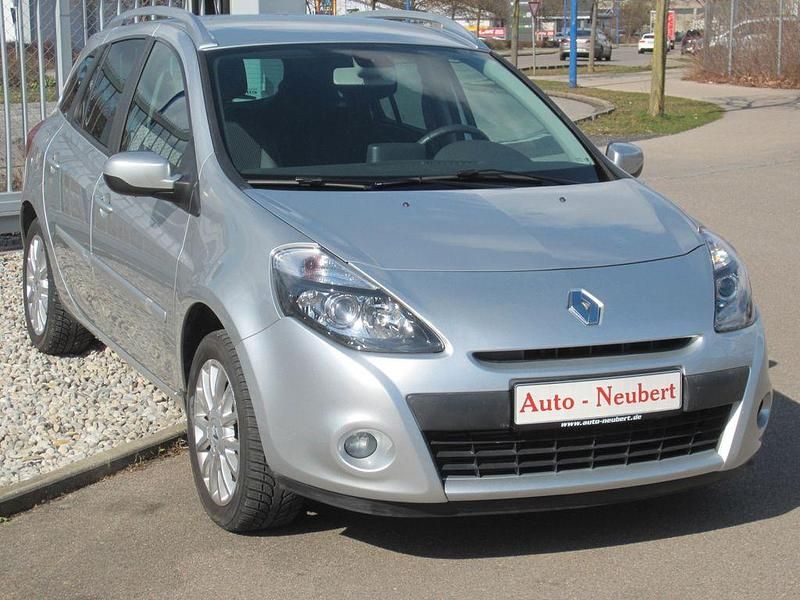 Gebraucht Renault Clio II Luxe 101 PS (74 kW) 2011 Silber Limousine
