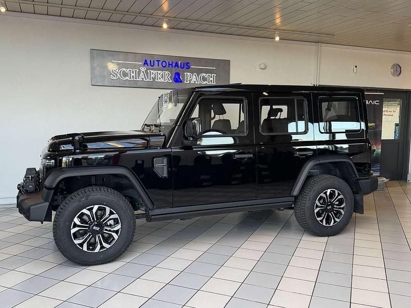 Neu BAW 212 166 PS (122 kW) 2026 Grau SUV