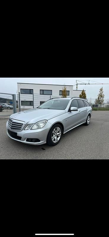 Grau Gebraucht 2008 Mercedes E220 Kombi | 4.999 € (Fairer Preis) - Bild 1/4