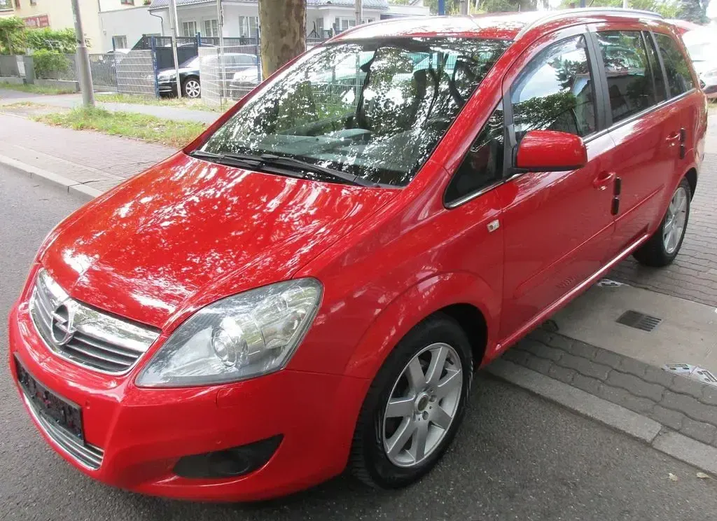 Gebraucht Opel Zafira Family 116 PS (85 kW) 2012 Rot Van / Kleinbus