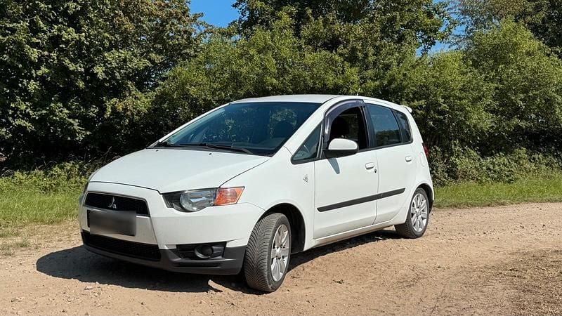 Weiß Gebraucht 2011 Mitsubishi Colt Kleinwagen | 1.750 € (Fairer Preis) - Bild 1/4