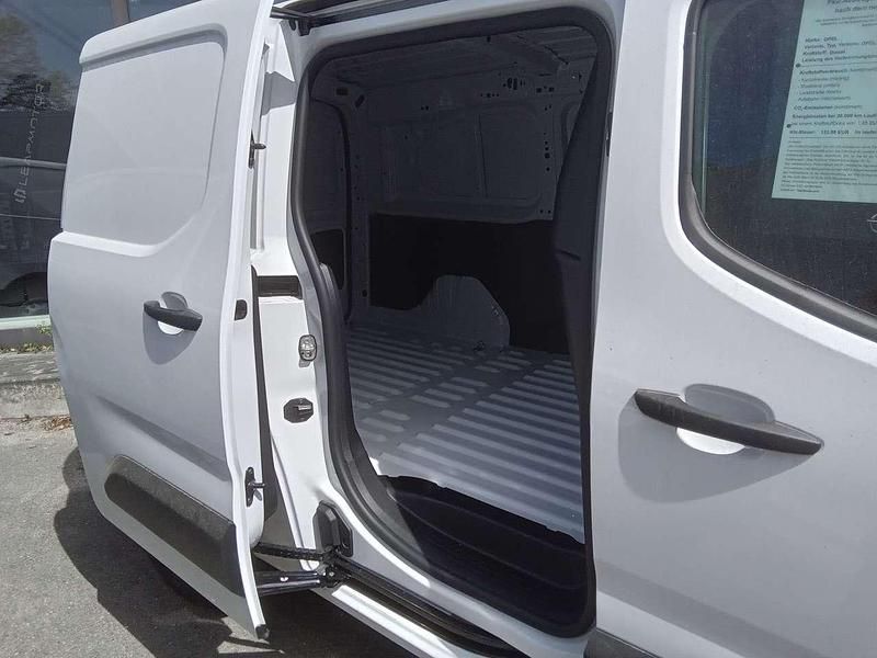 Nowe Opel Combo Basis 102 KM (75 kW) 2026 Biały Minivan