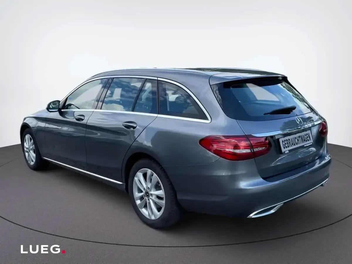 Gebraucht Mercedes C180 Avantgarde 156 PS (114 kW) 2020 Grau Kombi