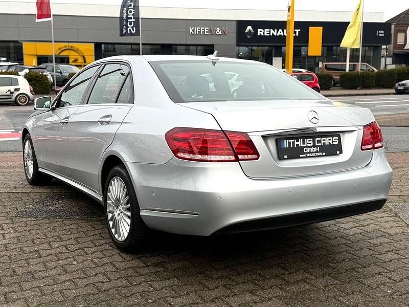 Gebraucht Mercedes E200 136 PS (100 kW) 2013 Silber Limousine