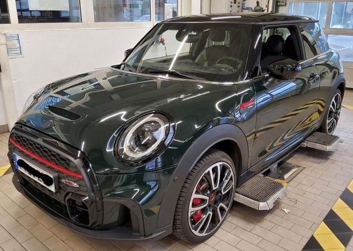 Gebraucht Mini John Cooper Works 231 PS (169 kW) 2023 Grün Kleinwagen