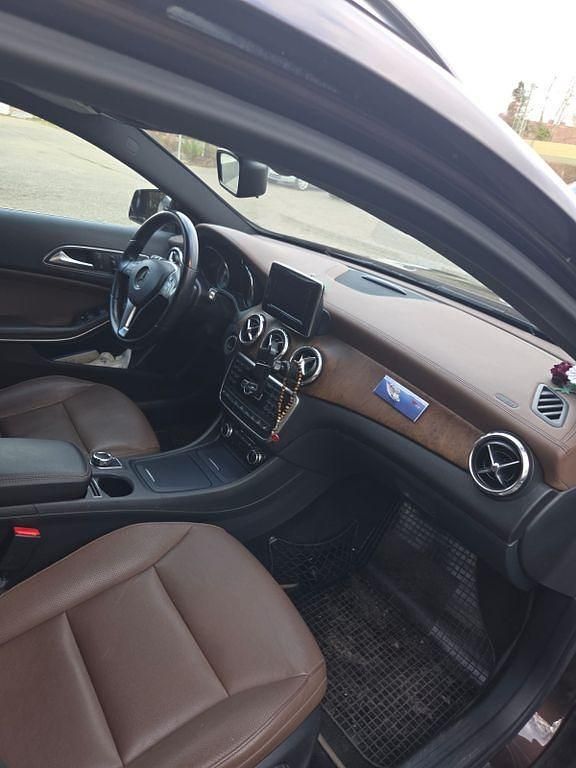 Gebraucht Mercedes GLA220 170 PS (125 kW) 2014 Braun SUV