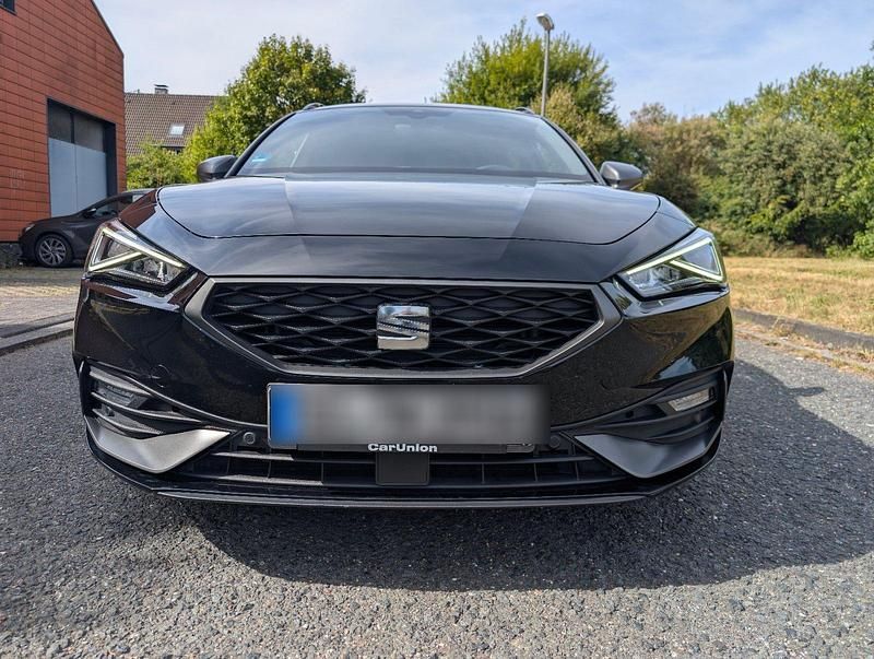 Schwarz Gebraucht 2021 Seat Leon FR Kombi | 19.999 € (Fairer Preis) - Bild 1/4