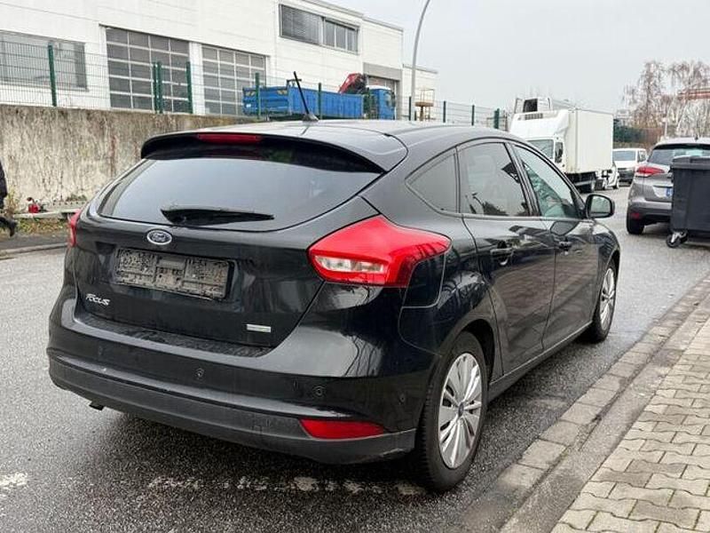 Gebraucht Ford Focus Business Edition 125 PS (91 kW) 2017 Schwarz Limousine