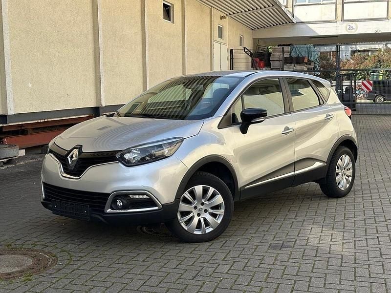 Grau Gebraucht 2016 Renault Captur Expression SUV | 8.499 € (Fairer Preis) - Bild 1/4
