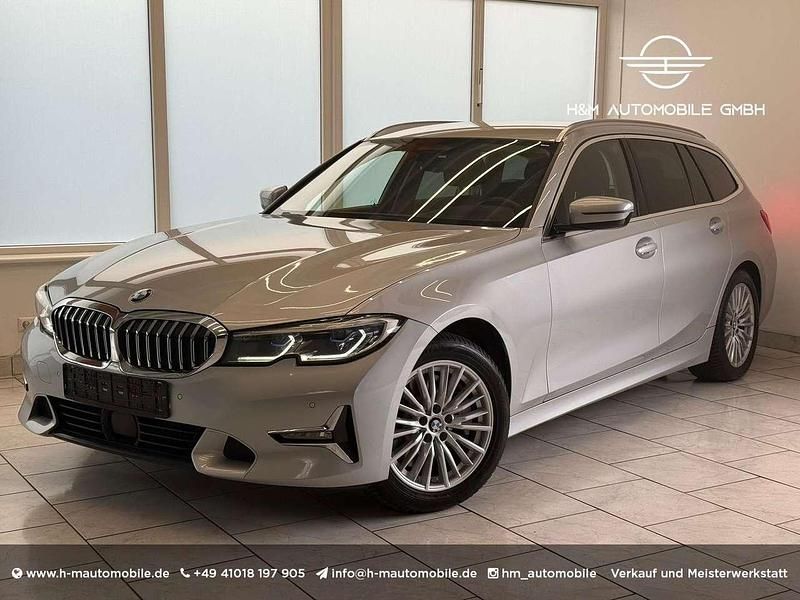 Glaciersilber metallic Gebraucht 2021 BMW 330 Luxury Line Kombi | 23.500 € (Guter Preis) - Bild 1/4