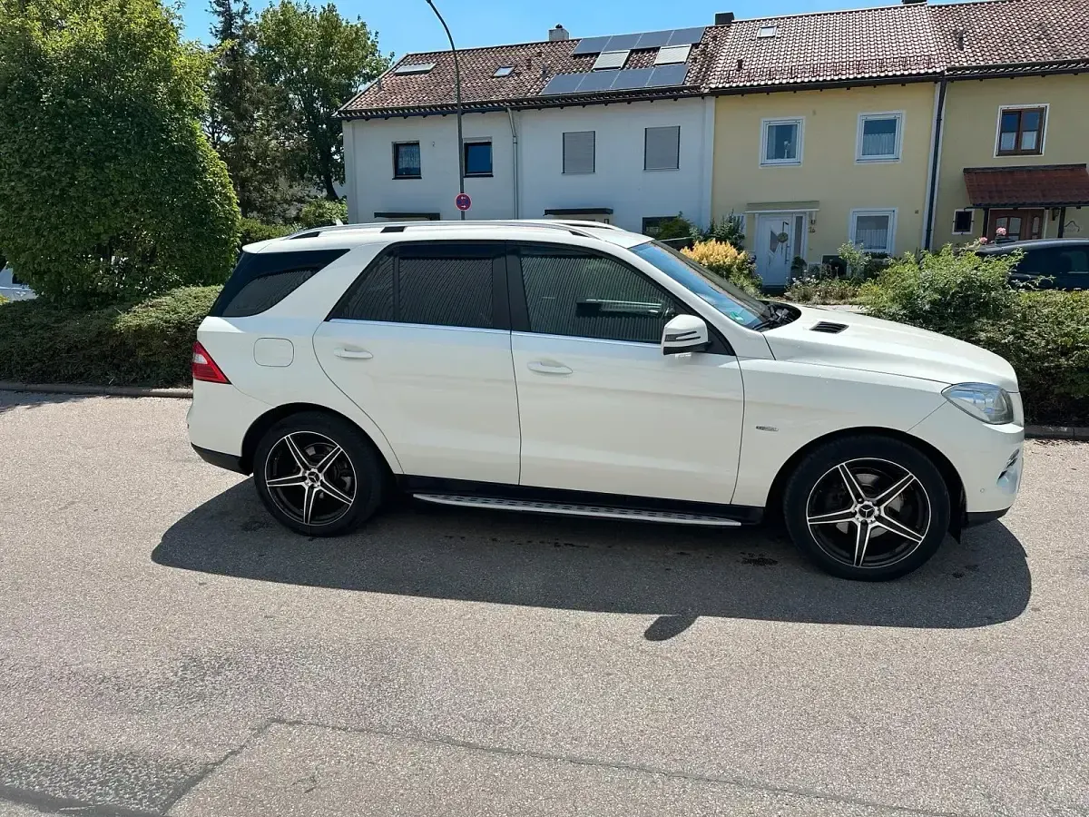 Gebraucht Mercedes ML250 204 PS (150 kW) 2012 Weiß SUV