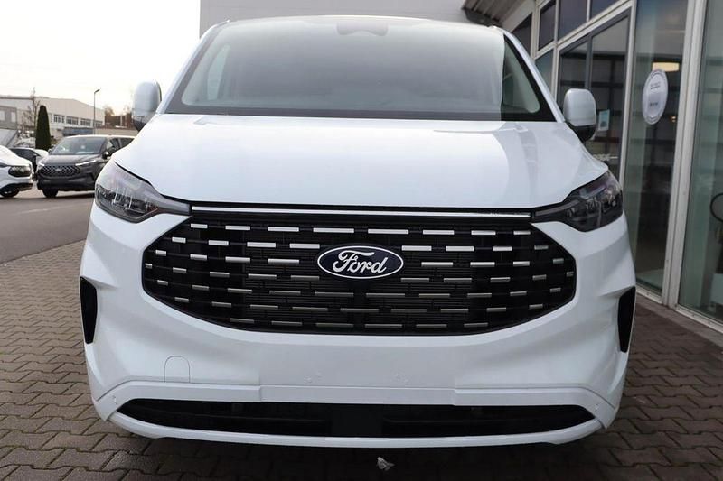 Neu Ford Tourneo Titanium 170 PS (125 kW) 2025 Frozen white Van / Kleinbus