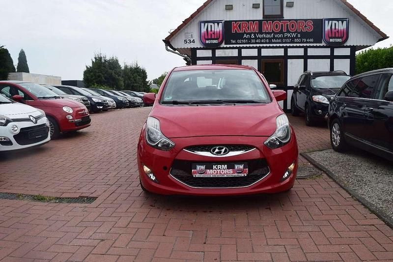 Cool red Gebraucht 2012 Hyundai ix20 Van / Kleinbus | 6.490 € (Fairer Preis) - Bild 1/4