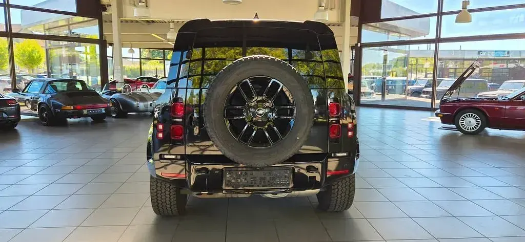Gebraucht Land Rover Defender SE Dynamic 249 PS (183 kW) 2025 Schwarz SUV