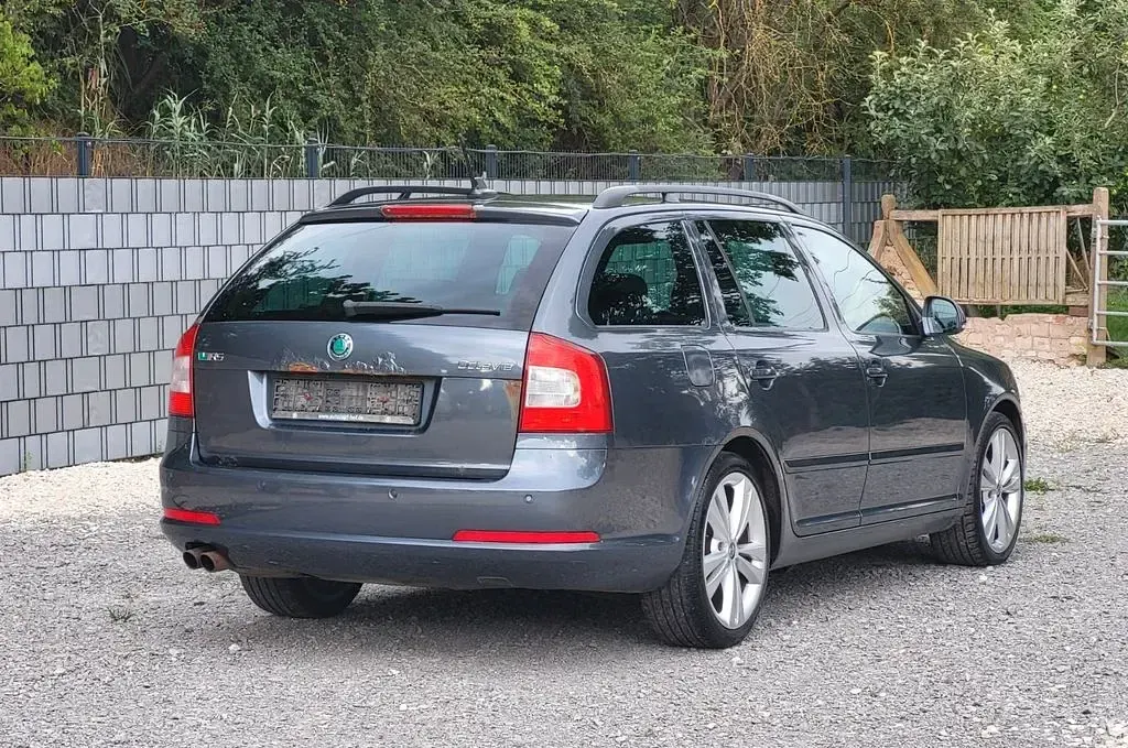 Gebraucht Skoda Octavia RS 170 PS (125 kW) 2011 Grau Kombi