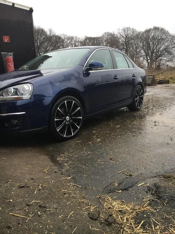 Gebraucht VW Jetta Sportline 105 PS (77 kW) 2007 Blau Limousine