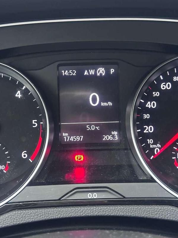 Gebraucht VW Passat Comfortline 150 PS (110 kW) 2018 Schwarz Kombi