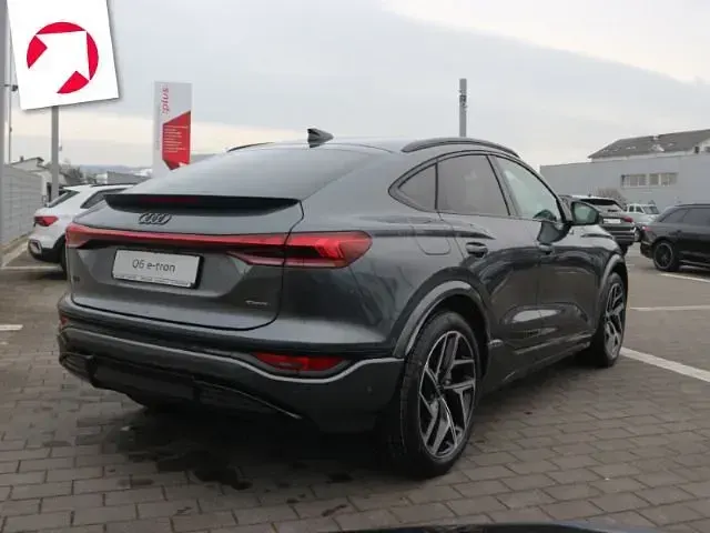 Gebraucht Audi Q6 Sportback e-tron Comfort 284 kW (387 PS) 2025 Daytonagrau perleffekt SUV