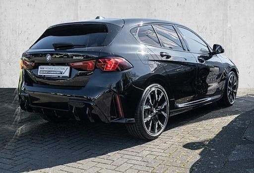 Gebraucht BMW 120 Shadowline 163 PS (119 kW) 2025 Schwarz Kleinwagen