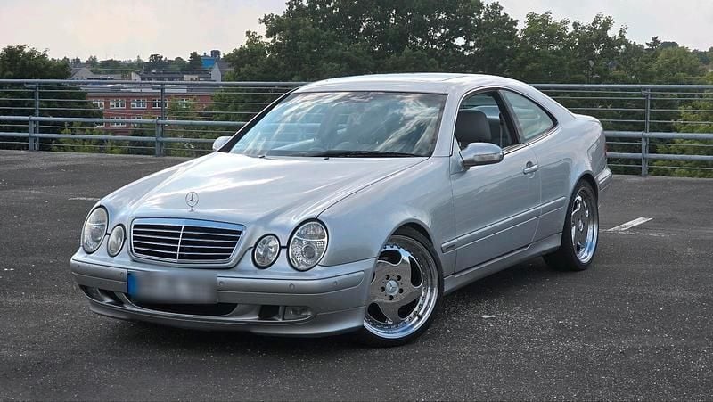 Silber Gebraucht 2000 Mercedes CLK320 Coupé | 5.000 € (Teuer) - Bild 1/4