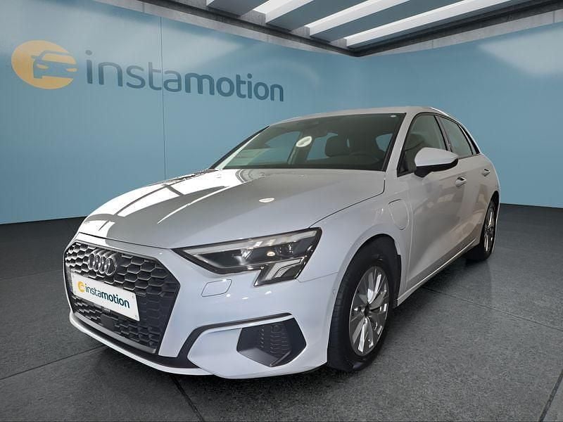 Gebraucht Audi A3 Sportback e-tron 204 PS (150 kW) 2022 Weiß Kleinwagen