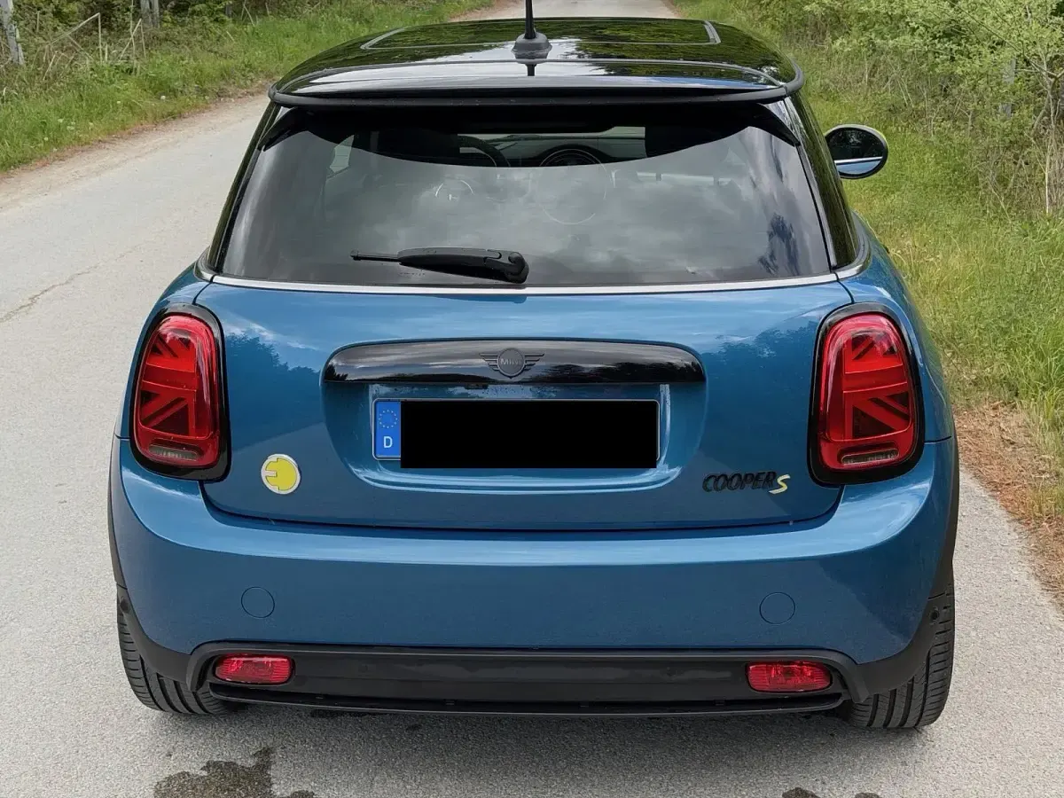 Gebraucht Mini Cooper SE 135 kW (184 PS) 2023 Blau Kleinwagen