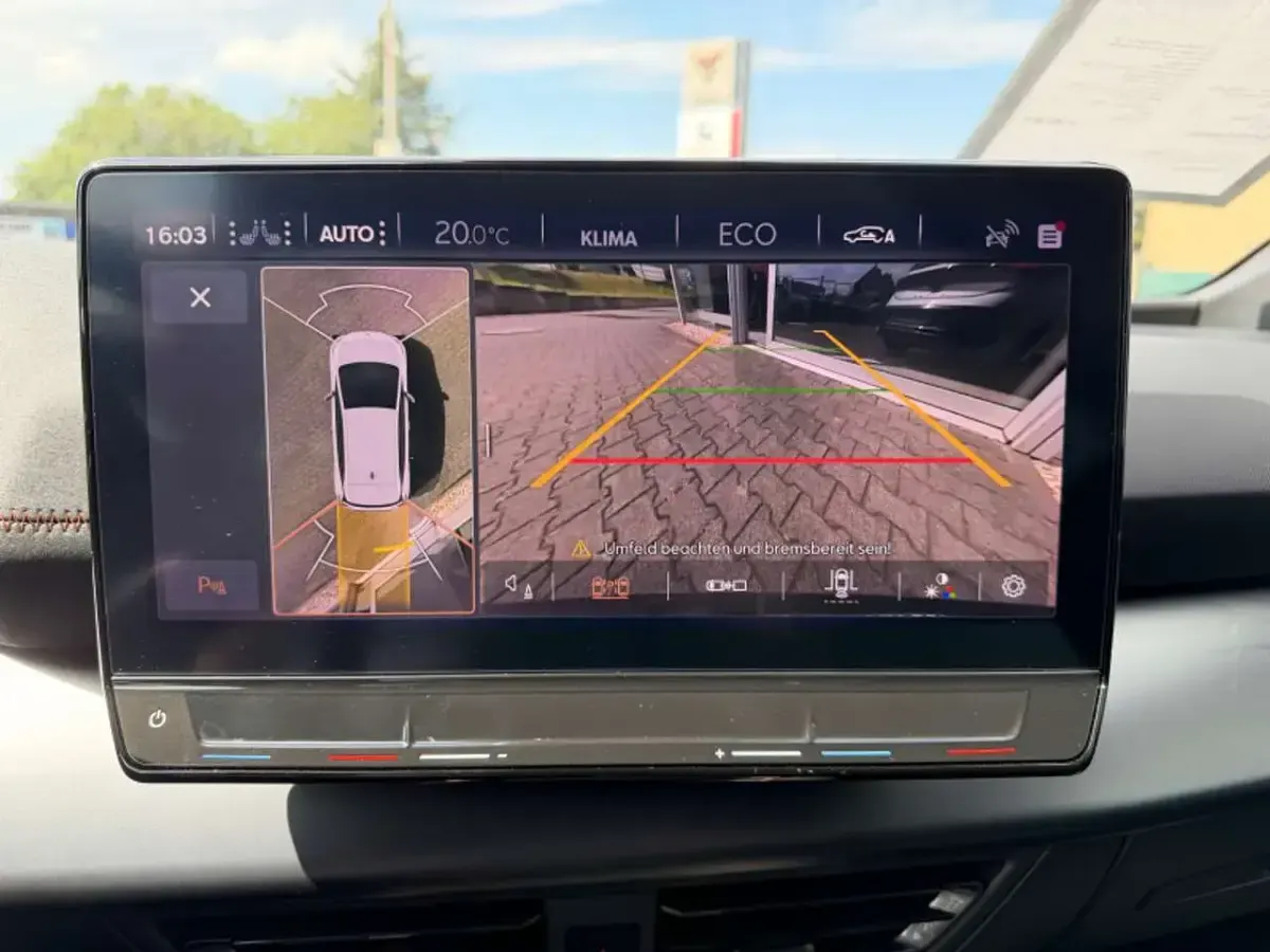 Gebraucht Cupra Born 69 kW (95 PS) 2022 Geysirsilber Kleinwagen
