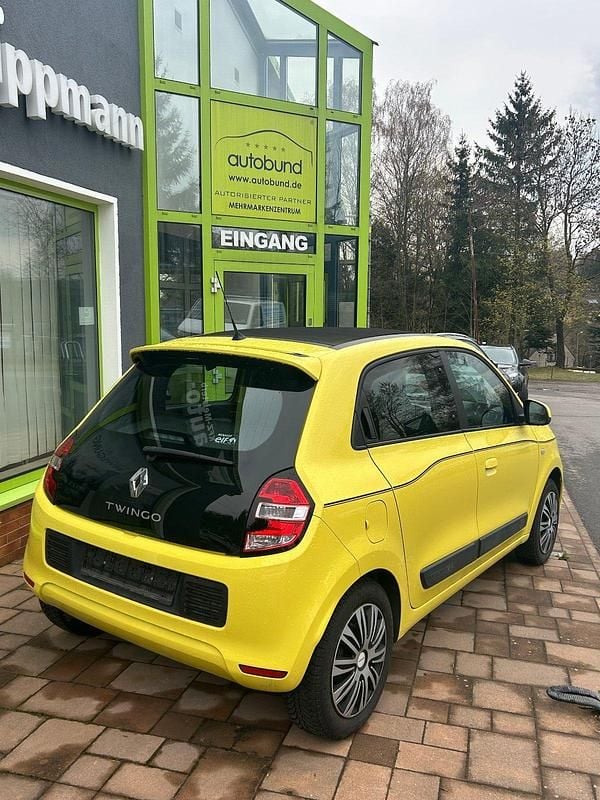 Używany Renault Twingo Liberty 71 KM (52 kW) 2016 Żółty Hatchback