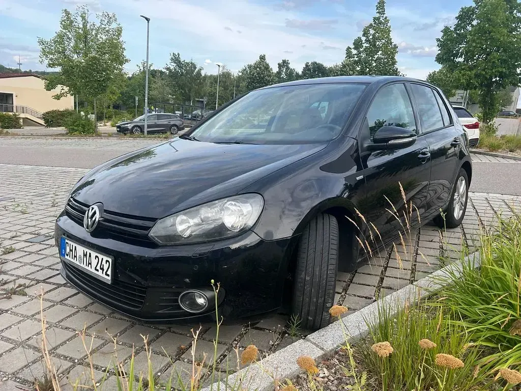 Gebraucht VW Golf VII Match 105 PS (77 kW) 2012 Schwarz Limousine