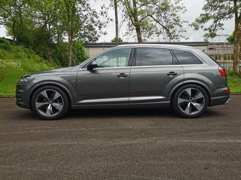 Grau Gebraucht 2016 Audi Q7 SUV | 31.400 € (Guter Preis) - Bild 1/4