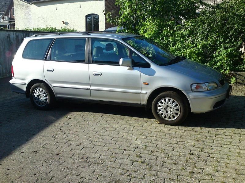 Gebraucht Honda Shuttle ES 150 PS (110 kW) 1999 Silber Van / Kleinbus