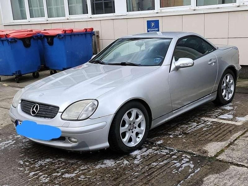 Gebraucht Mercedes SLK230 197 PS (144 kW) 2002 Silber Cabrio
