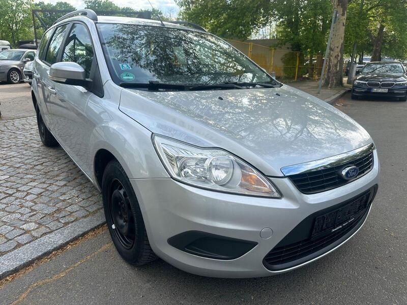Silber Gebraucht 2010 Ford Focus Style Kombi | 2.700 € (Fairer Preis) - Bild 1/4