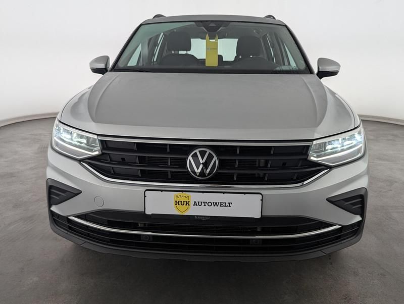 Gebraucht VW Tiguan Life 190 PS (139 kW) 2023 Reflexsilber SUV